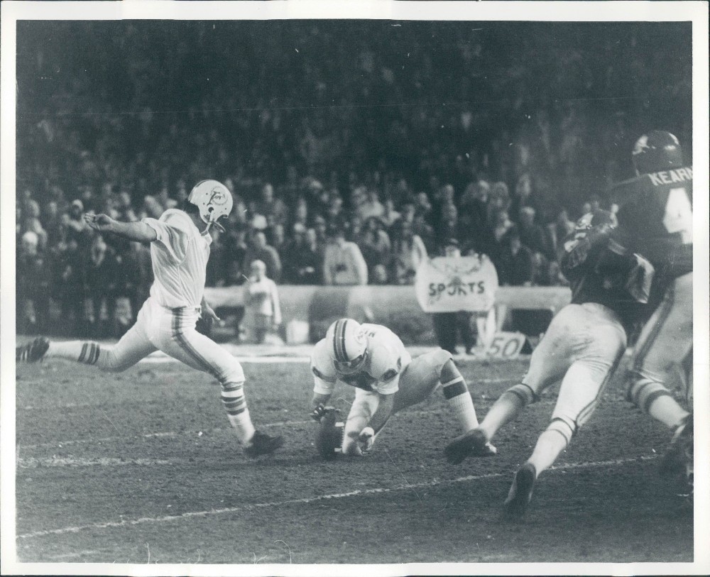 Garo Yepremian Winning FG 12-25-71.jpg